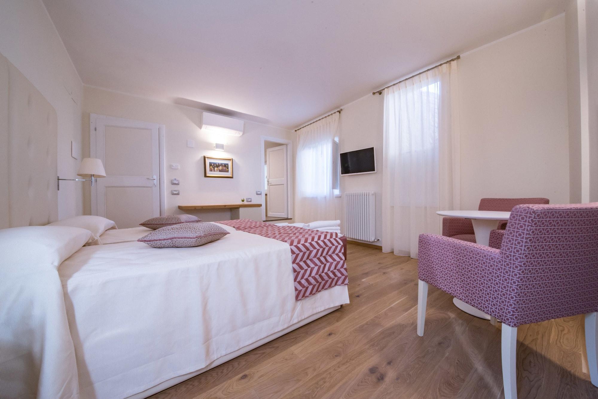 Hotel Il Palazzo Асизи Екстериор снимка