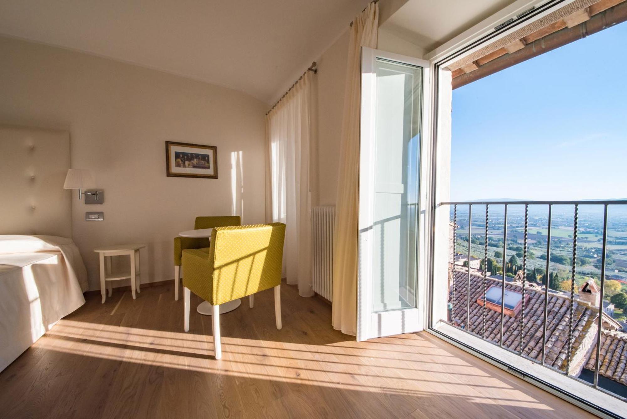 Hotel Il Palazzo Асизи Екстериор снимка