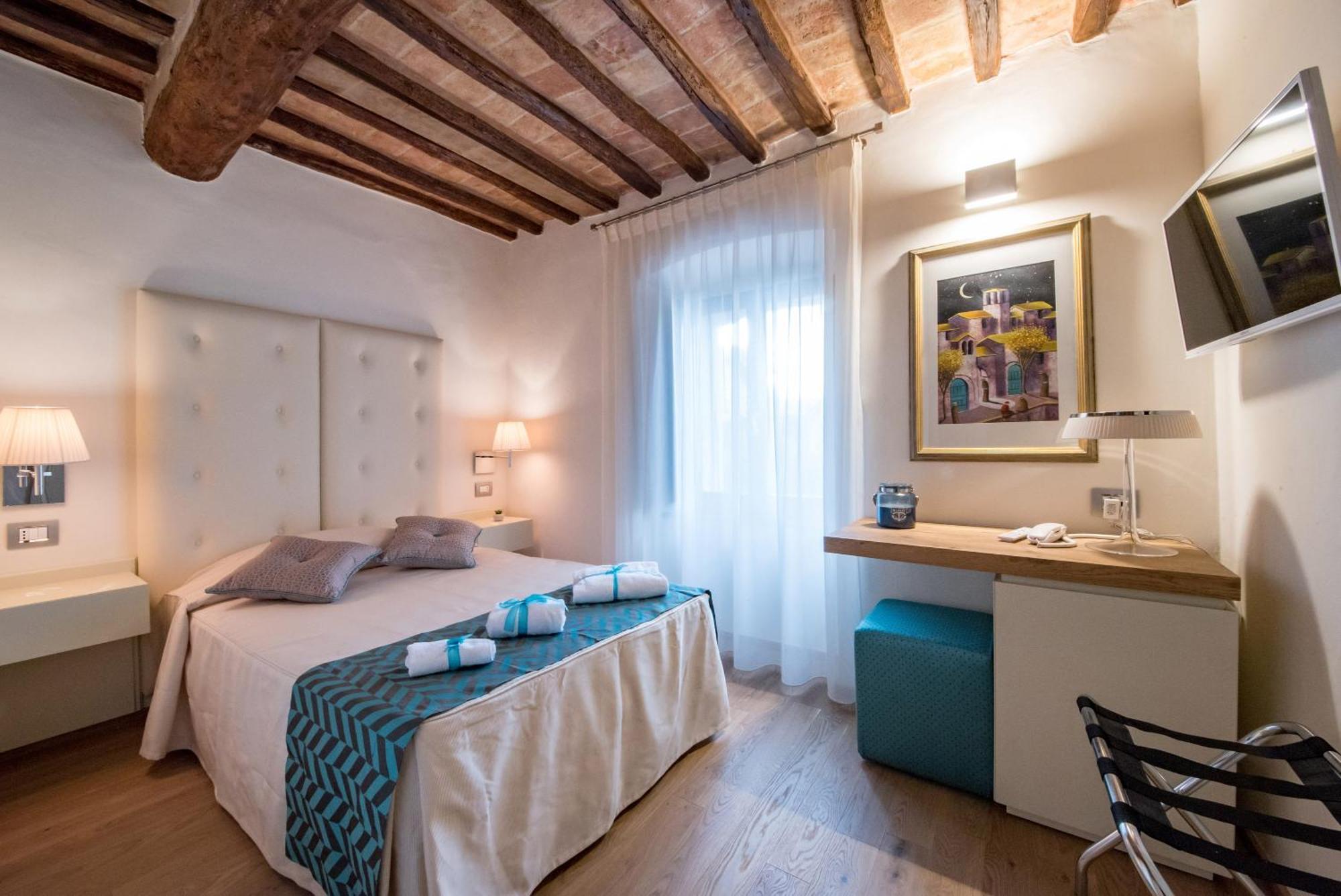 Hotel Il Palazzo Асизи Екстериор снимка