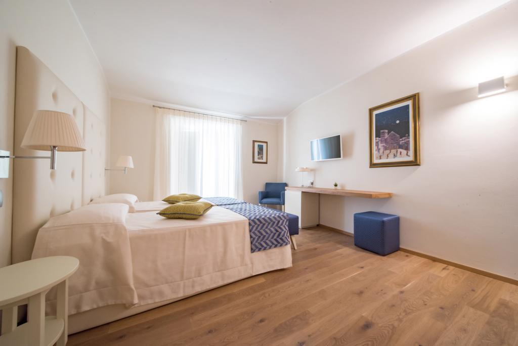 Hotel Il Palazzo Асизи Екстериор снимка