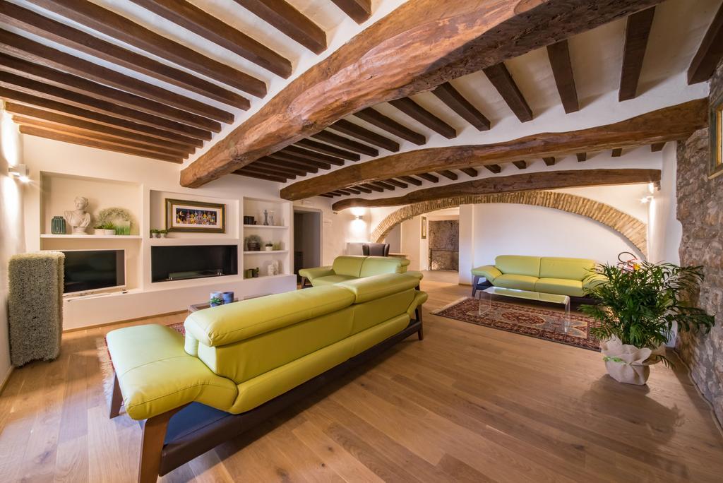 Hotel Il Palazzo Асизи Екстериор снимка