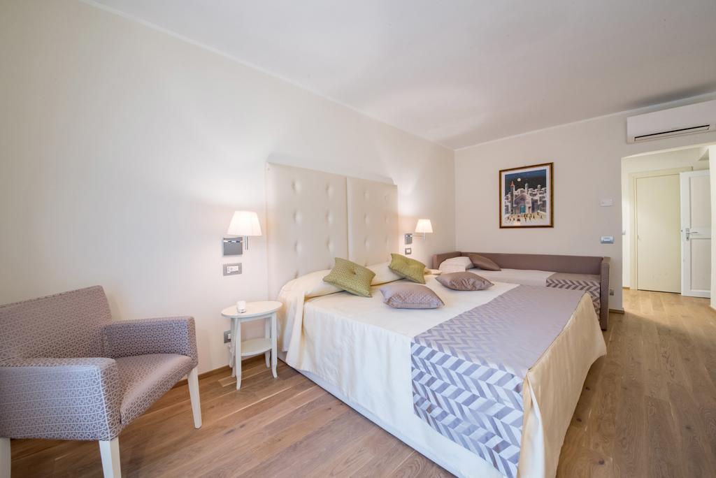 Hotel Il Palazzo Асизи Екстериор снимка